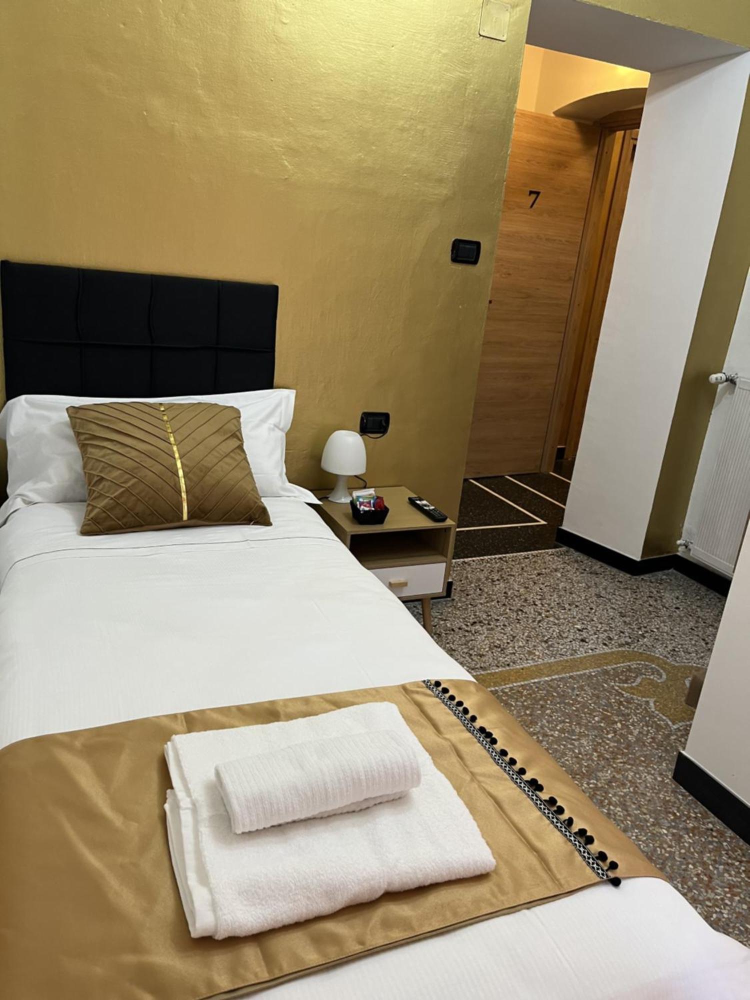Genova Gold Rooms Ngoại thất bức ảnh