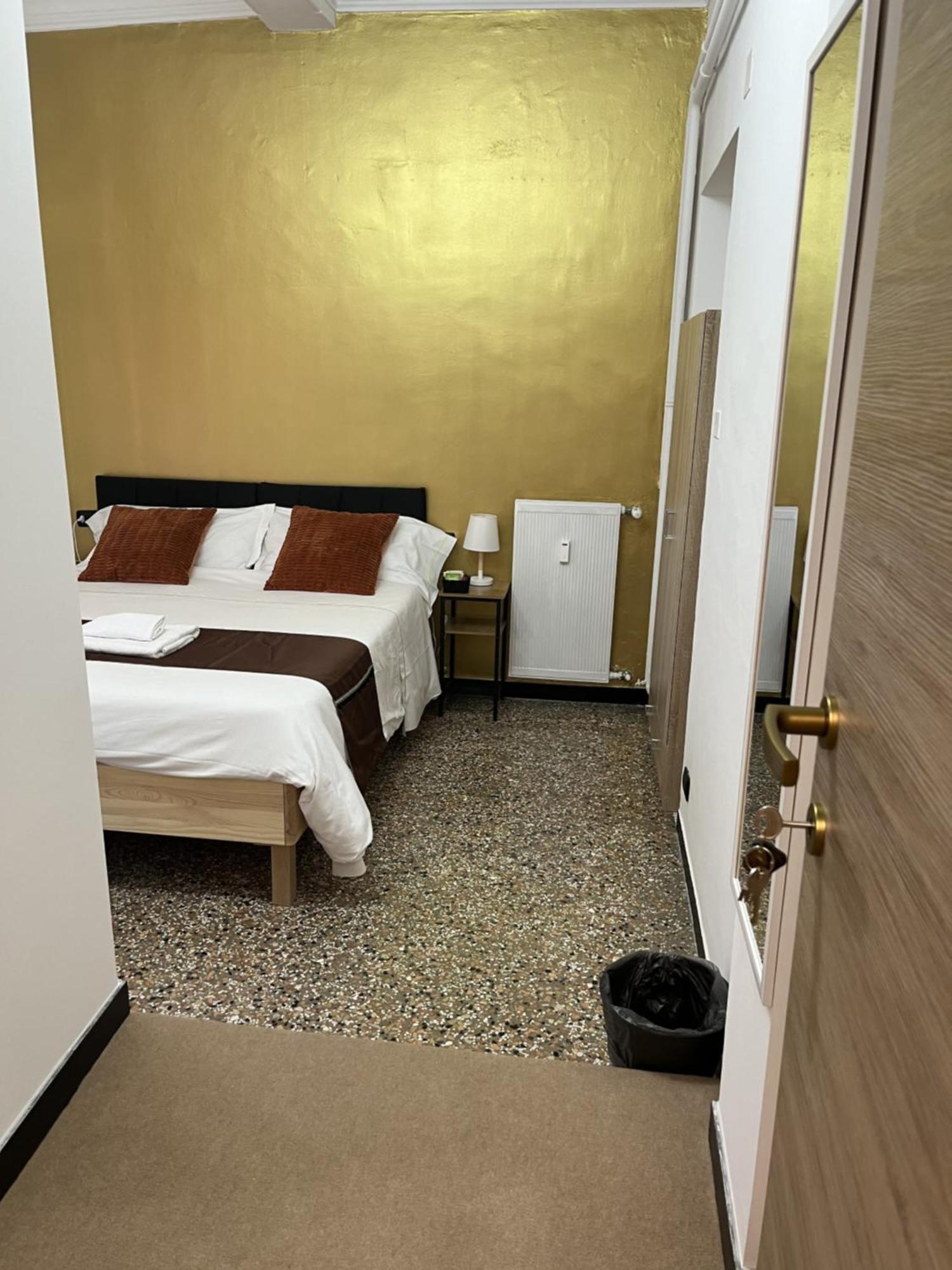 Genova Gold Rooms Phòng bức ảnh